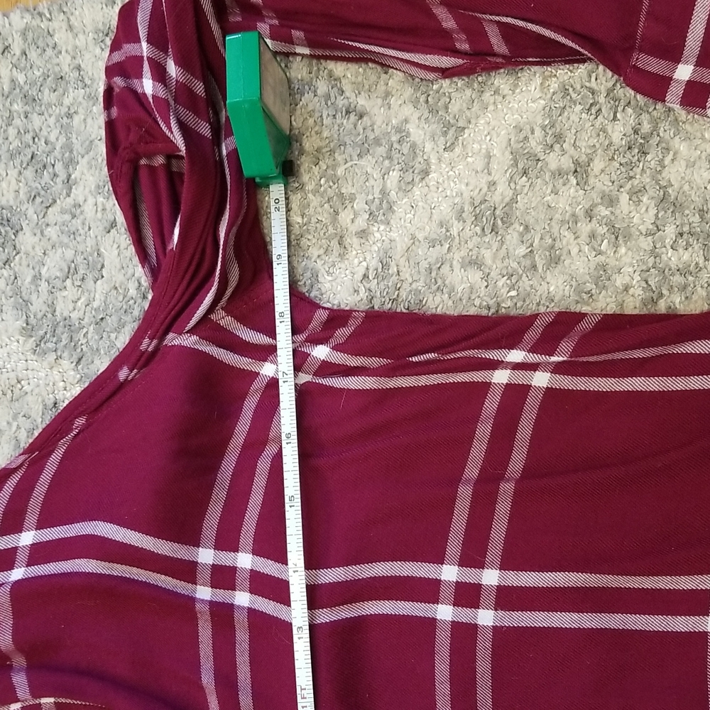 Express Cold Shoulder Shirt - Picture 9 of 11
